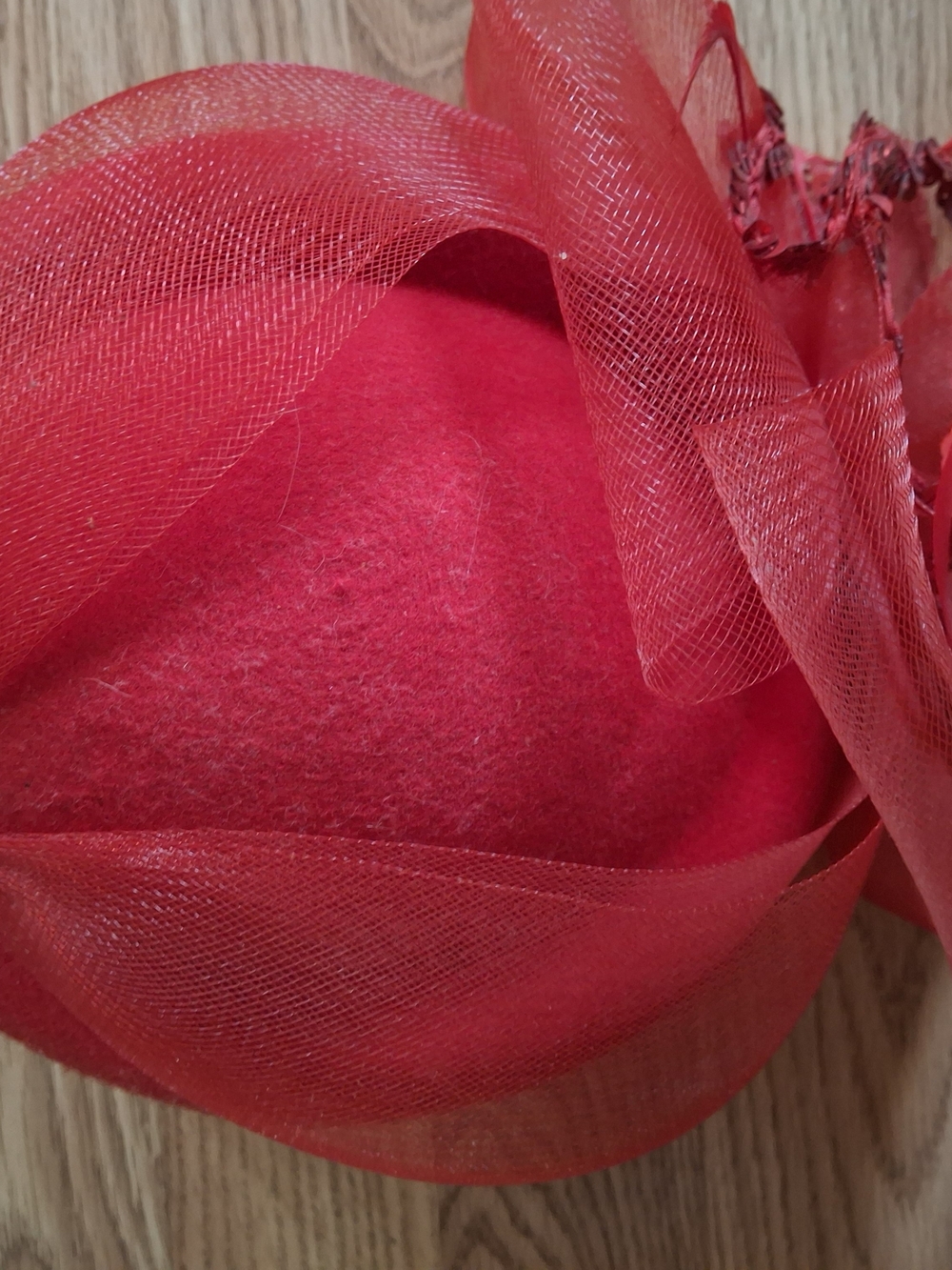 Red Fascinator Cocktail Hat Women’s Church Wedding Derby Sequin Feather Vintage